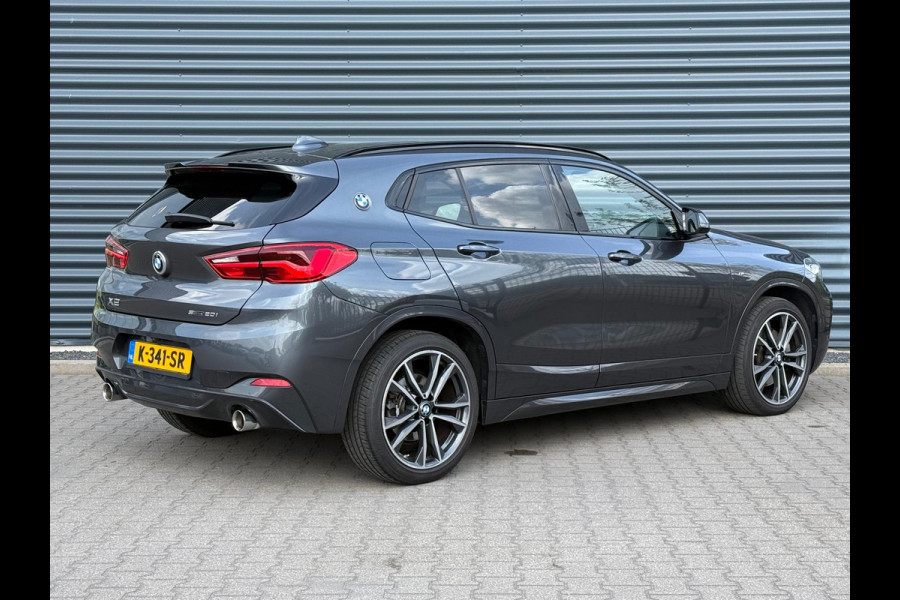 BMW X2 sDrive20i M Sport | Panodak | Adaptive Cruise | Trekhaak Afneembaar | Head-up Display | Carplay | LED | Camera | Lederen Sportstoelen & Memory |