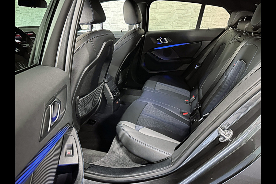 BMW 1-serie M-Sport Plus 50 Jahre | Live Cockpit Pro | Headup | Navi Prof. | Stoelverw. | H-Leder | Camera | Crystal Pook |  Ambiente Led | Carplay | 19" | Lane Assist | Pr. Glas.| Rijklaarprijs Incl. Gr. Onderhoud |10-2021.