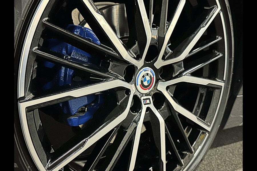 BMW 1-serie M-Sport Plus 50 Jahre | Live Cockpit Pro | Headup | Navi Prof. | Stoelverw. | H-Leder | Camera | Crystal Pook |  Ambiente Led | Carplay | 19" | Lane Assist | Pr. Glas.| Rijklaarprijs Incl. Gr. Onderhoud |10-2021.