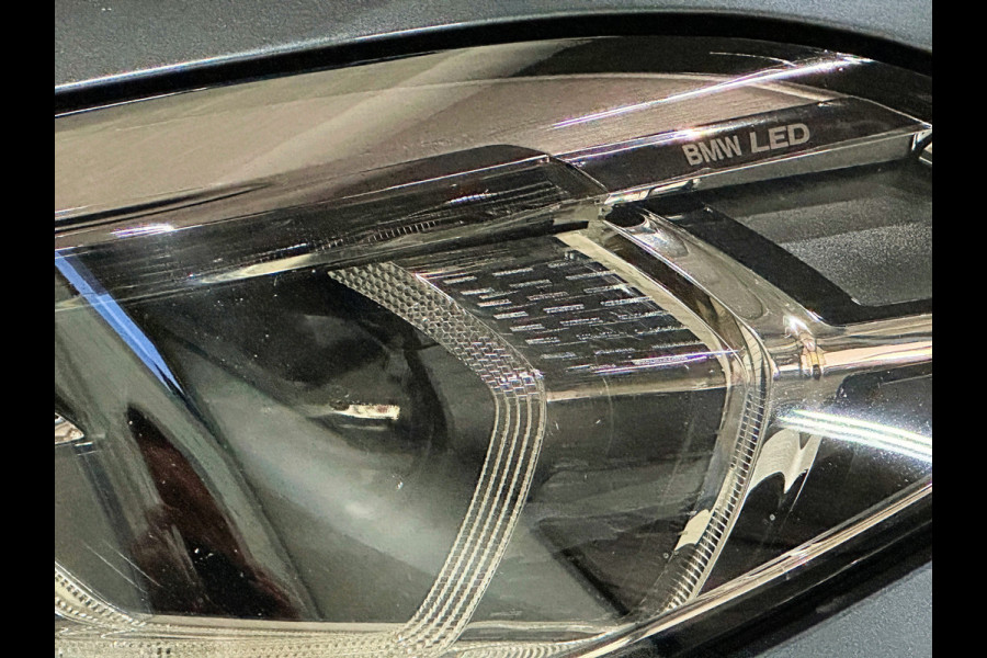 BMW 1-serie M-Sport Plus 50 Jahre | Live Cockpit Pro | Headup | Navi Prof. | Stoelverw. | H-Leder | Camera | Crystal Pook |  Ambiente Led | Carplay | 19" | Lane Assist | Pr. Glas.| Rijklaarprijs Incl. Gr. Onderhoud |10-2021.