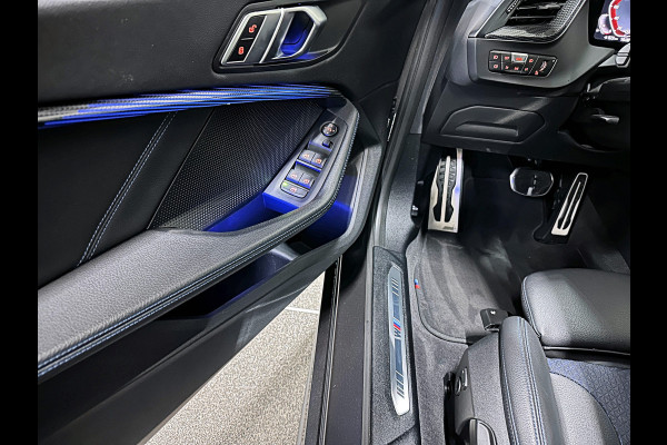 BMW 1-serie M-Sport Plus 50 Jahre | Live Cockpit Pro | Headup | Navi Prof. | Stoelverw. | H-Leder | Camera | Crystal Pook |  Ambiente Led | Carplay | 19" | Lane Assist | Pr. Glas.| Rijklaarprijs Incl. Gr. Onderhoud |10-2021.