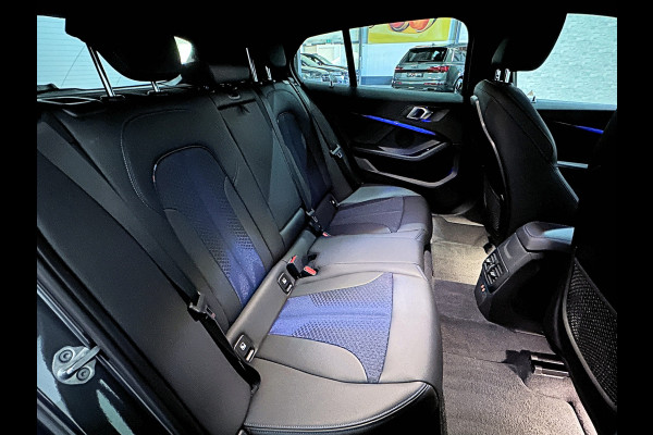 BMW 1-serie M-Sport Plus 50 Jahre | Live Cockpit Pro | Headup | Navi Prof. | Stoelverw. | H-Leder | Camera | Crystal Pook |  Ambiente Led | Carplay | 19" | Lane Assist | Pr. Glas.| Rijklaarprijs Incl. Gr. Onderhoud |10-2021.
