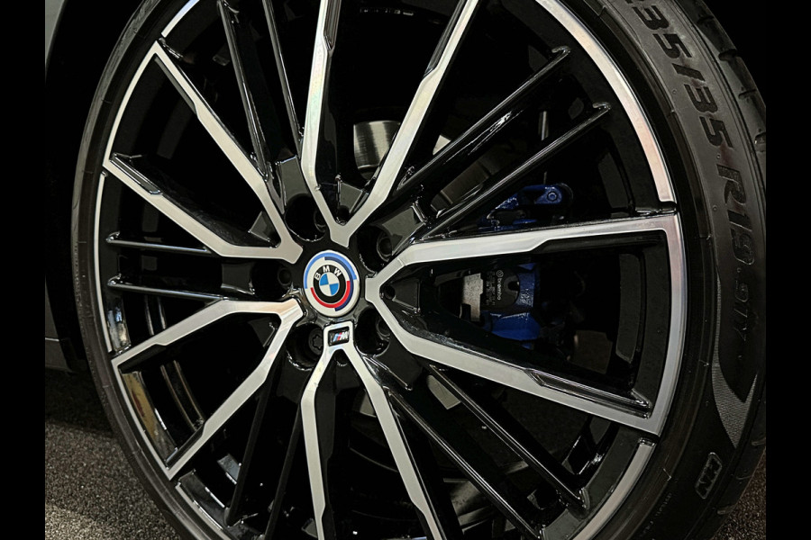 BMW 1-serie M-Sport Plus 50 Jahre | Live Cockpit Pro | Headup | Navi Prof. | Stoelverw. | H-Leder | Camera | Crystal Pook |  Ambiente Led | Carplay | 19" | Lane Assist | Pr. Glas.| Rijklaarprijs Incl. Gr. Onderhoud |10-2021.