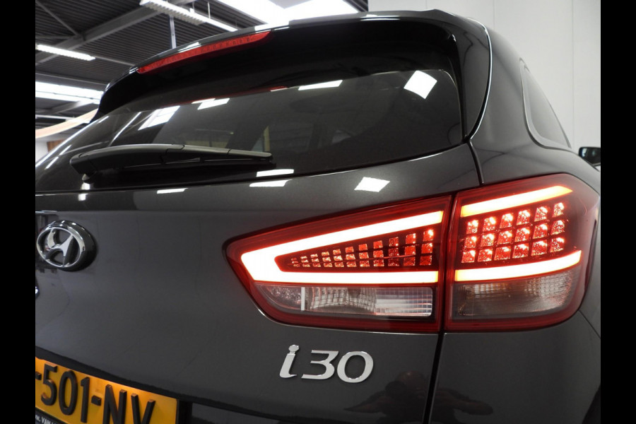 Hyundai i30 Wagon 1.5 T-GDi MHEV Premium NAVI/LEER/CAMERA/LED/TREKHAAK/17"LMV!