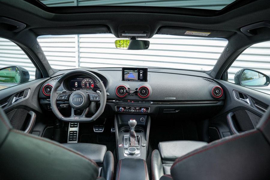 Audi A3 Limousine 2.5 TFSI RS 3 quattro Panodak B&O Virtal Dash Camera Carbon DAB+ Luxe Leder