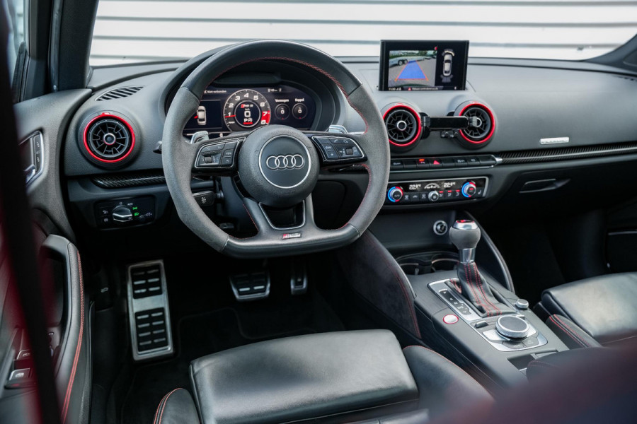 Audi A3 Limousine 2.5 TFSI RS 3 quattro Panodak B&O Virtal Dash Camera Carbon DAB+ Luxe Leder