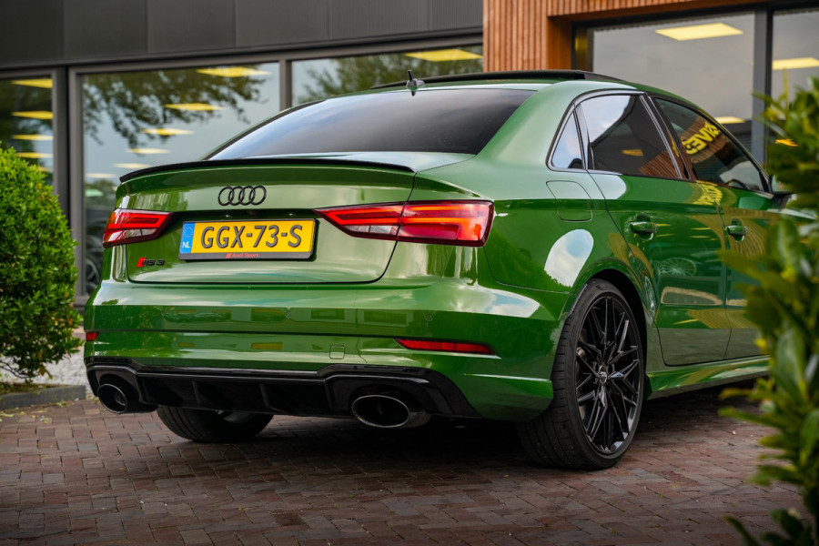 Audi A3 Limousine 2.5 TFSI RS 3 quattro Panodak B&O Virtal Dash Camera Carbon DAB+ Luxe Leder