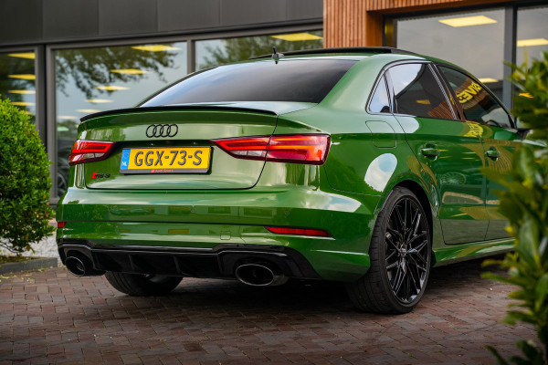 Audi A3 Limousine 2.5 TFSI RS 3 quattro Panodak B&O Virtal Dash Camera Carbon DAB+ Luxe Leder