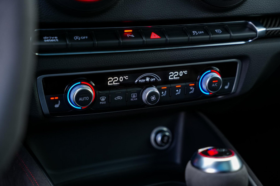Audi A3 Limousine 2.5 TFSI RS 3 quattro Panodak B&O Virtal Dash Camera Carbon DAB+ Luxe Leder