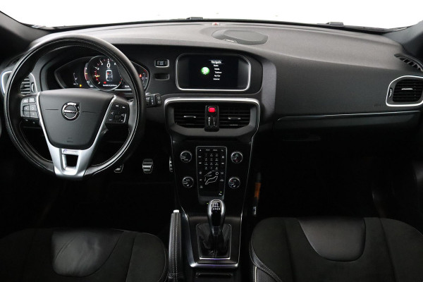 Volvo V40 2.0 T3 Inscription (R-DESIGN, TREKHAAK, STOELVERWARMING, NAVIGATIE, PARKEERSENSOREN, NL-AUTO, GOED ONDERHOUDEN)