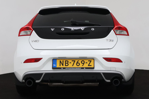 Volvo V40 2.0 T3 Inscription (R-DESIGN, TREKHAAK, STOELVERWARMING, NAVIGATIE, PARKEERSENSOREN, NL-AUTO, GOED ONDERHOUDEN)