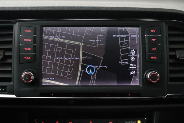 Seat Ateca 1.5 TSI FR Business Intense (PANORAMADAK, ACHTERUITRIJCAMERA, NAVIGATIE, PARKEERSENSOREN, GOED ONDERHOUDEN)