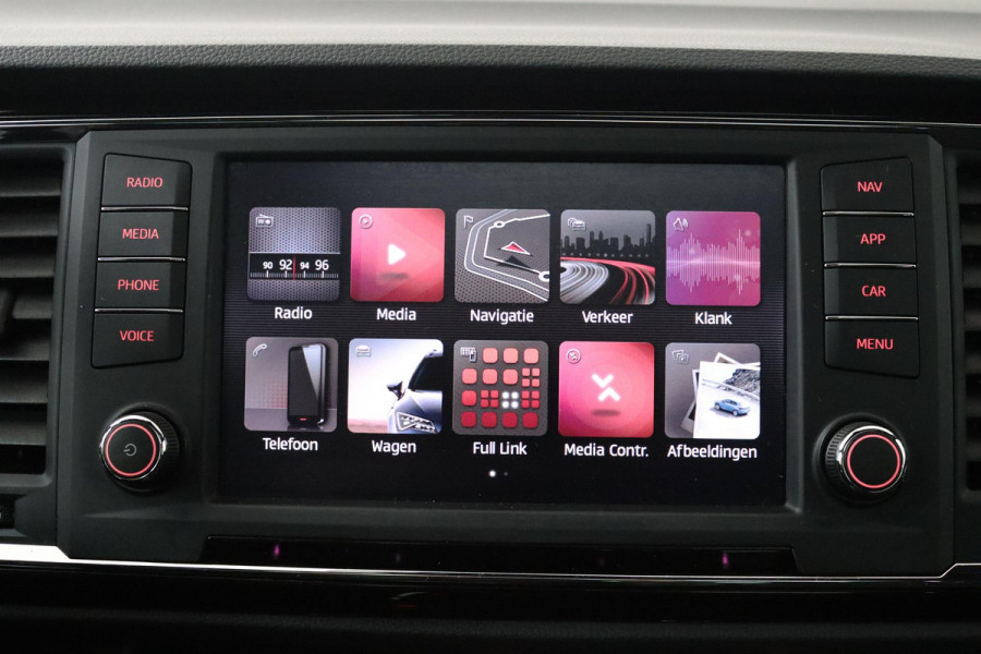 Seat Ateca 1.5 TSI FR Business Intense (PANORAMADAK, ACHTERUITRIJCAMERA, NAVIGATIE, PARKEERSENSOREN, GOED ONDERHOUDEN)