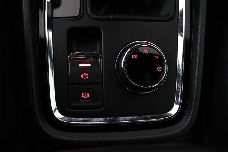 Seat Ateca 1.5 TSI FR Business Intense (PANORAMADAK, ACHTERUITRIJCAMERA, NAVIGATIE, PARKEERSENSOREN, GOED ONDERHOUDEN)
