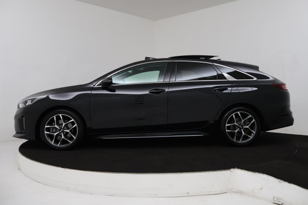 Kia ProCeed 1.5 T-GDI GT-Line (PANORAMADAK, ACHTERUITRIJCAMERA, NAVIGATIE, AUTOMAAT, STOEL/STUUR VERWARMING, NL-AUTO)