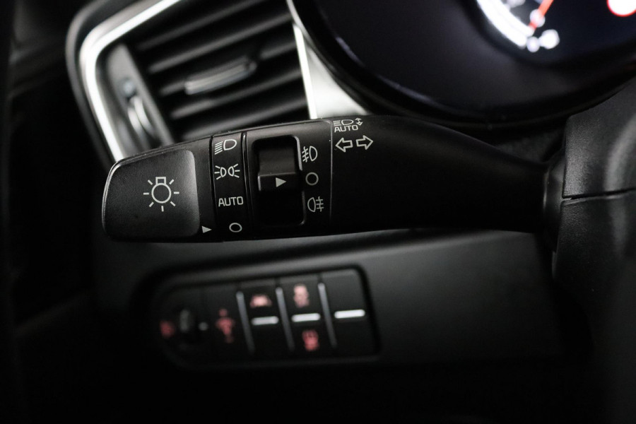 Kia ProCeed 1.5 T-GDI GT-Line (PANORAMADAK, ACHTERUITRIJCAMERA, NAVIGATIE, AUTOMAAT, STOEL/STUUR VERWARMING, NL-AUTO)