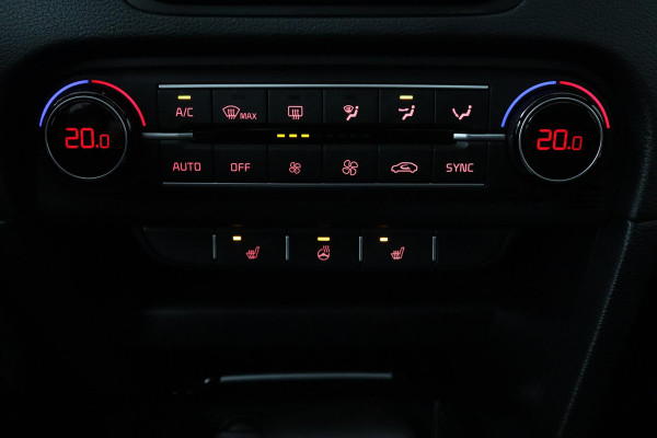 Kia ProCeed 1.5 T-GDI GT-Line (PANORAMADAK, ACHTERUITRIJCAMERA, NAVIGATIE, AUTOMAAT, STOEL/STUUR VERWARMING, NL-AUTO)