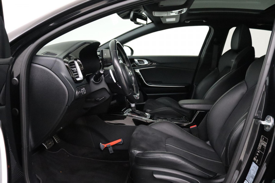 Kia ProCeed 1.5 T-GDI GT-Line (PANORAMADAK, ACHTERUITRIJCAMERA, NAVIGATIE, AUTOMAAT, STOEL/STUUR VERWARMING, NL-AUTO)