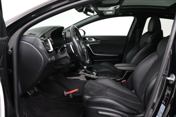 Kia ProCeed 1.5 T-GDI GT-Line (PANORAMADAK, ACHTERUITRIJCAMERA, NAVIGATIE, AUTOMAAT, STOEL/STUUR VERWARMING, NL-AUTO)