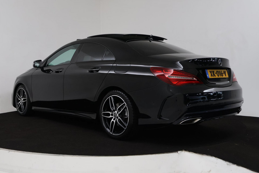 Mercedes-Benz CLA-Klasse 180 Business Solution AMG (PANORAMADAK, STOELVERWARMING, PARKEERSENSOREN, AUTOMAAT, CAMERA)
