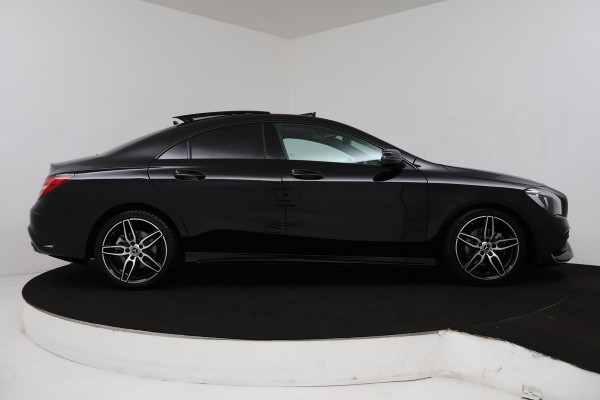 Mercedes-Benz CLA-Klasse 180 Business Solution AMG (PANORAMADAK, STOELVERWARMING, PARKEERSENSOREN, AUTOMAAT, CAMERA)