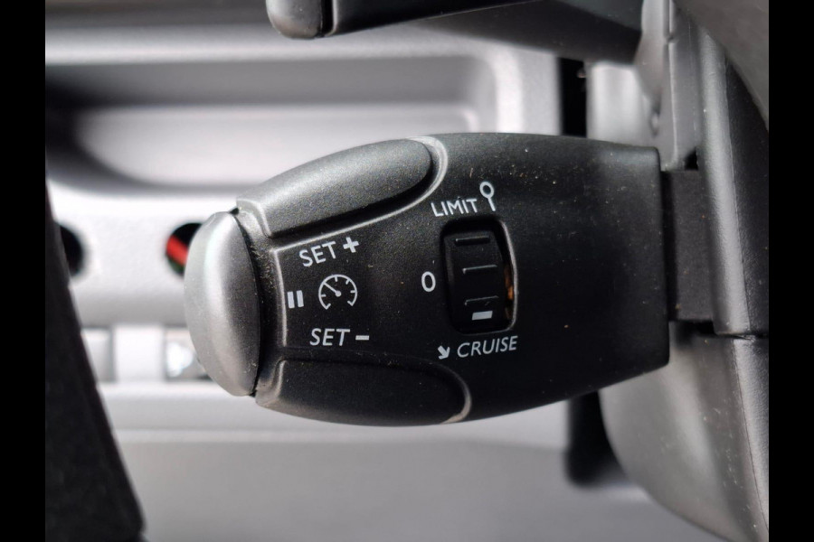 Peugeot Expert 231L 2.0 BlueHDI 180 Premium AUTOMAAT / AIRCO / CRUISE CONTROLE / TREKHAAK / L3H1