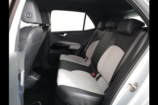 Volkswagen ID.3 Pro Edition 58 kWh 204 pk | Navigatie | Parkeersensoren (Park assist) | Achteruitrijcamera | Adaptieve cruise control | Stoelverwarming |
