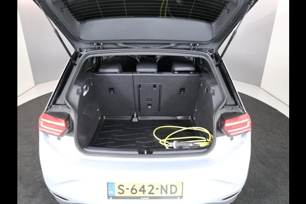 Volkswagen ID.3 Pro Edition 58 kWh 204 pk | Navigatie | Parkeersensoren (Park assist) | Achteruitrijcamera | Adaptieve cruise control | Stoelverwarming |