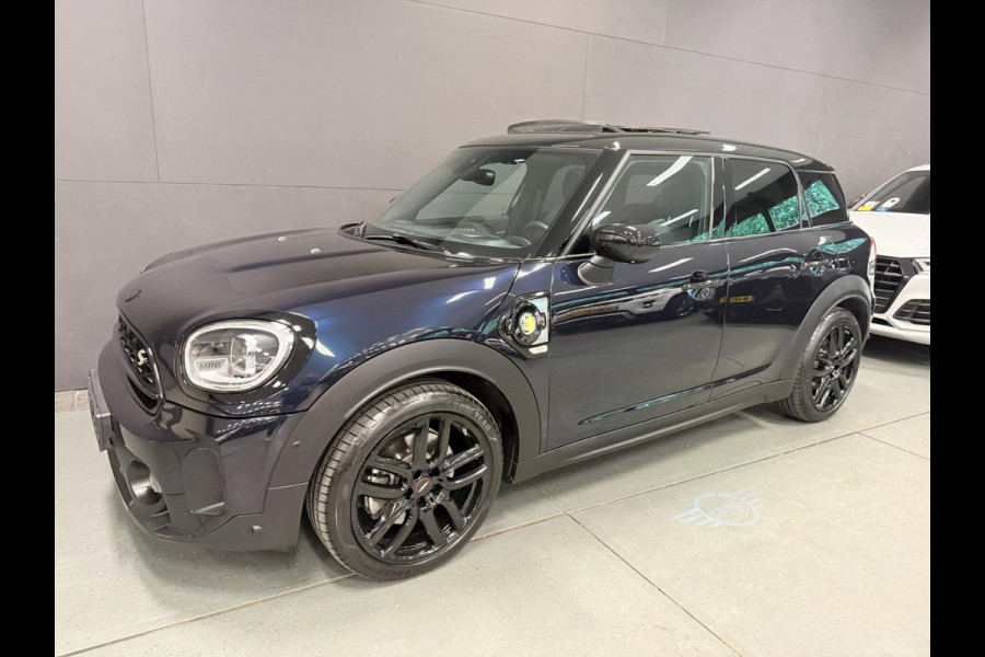 MINI Countryman 2.0 Cooper S E ALL4 BLACK-LINE 19''PANO/H-UP/H-KARDON/DAB/CARPLAY///