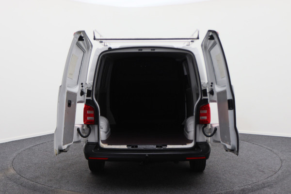 Volkswagen Transporter 2.0 TDI L1H1 Economy 3-Zits, Airco, Cruise, Bluetooth, Elektrisch Pakket, Imperiaal, Trekhaak