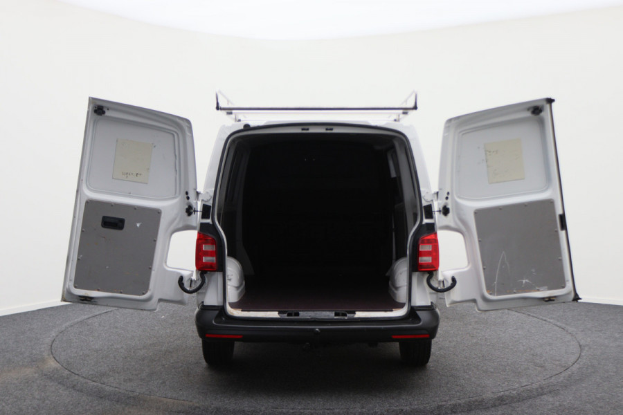 Volkswagen Transporter 2.0 TDI L1H1 Economy 3-Zits, Airco, Cruise, Bluetooth, Elektrisch Pakket, Imperiaal, Trekhaak
