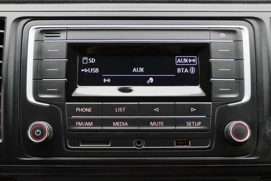 Volkswagen Transporter 2.0 TDI L1H1 Economy 3-Zits, Airco, Cruise, Bluetooth, Elektrisch Pakket, Imperiaal, Trekhaak