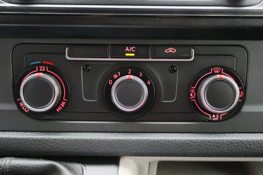 Volkswagen Transporter 2.0 TDI L1H1 Economy 3-Zits, Airco, Cruise, Bluetooth, Elektrisch Pakket, Imperiaal, Trekhaak