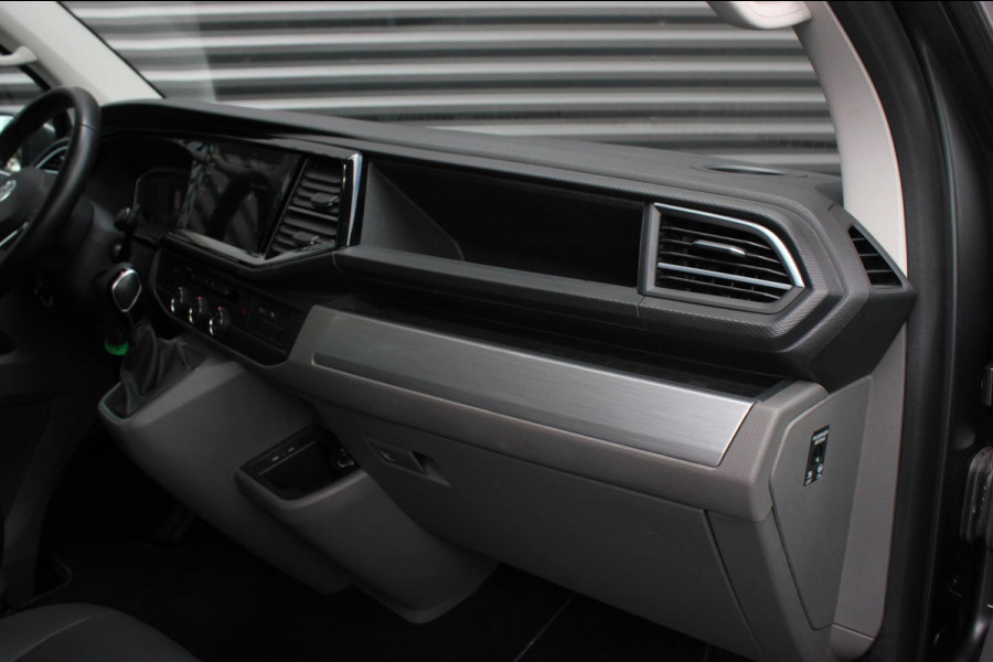 Volkswagen Transporter 2.0 TDI L2H1 30 DC BULLI 199PK DUBBEL CABINE / LEDEREN BEKLEDING / PDC / VERLAGINGSVEREN / 2X SCHUIFDEUR