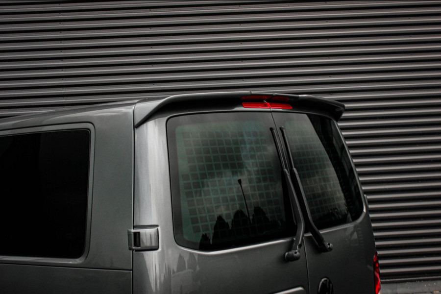 Volkswagen Transporter 2.0 TDI L2H1 30 DC BULLI 199PK DUBBEL CABINE / LEDEREN BEKLEDING / PDC / VERLAGINGSVEREN / 2X SCHUIFDEUR