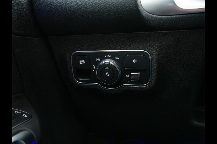 Mercedes-Benz Glb 200 Premium Plus AMG-Sport-Pack Aut. *PANO | LEATHER-MICROFIBRE | DIGI-WIDESCREEN-COCKPIT | BURMESTER-AUDIO | MULTI-BEAM-LED | MEMORY-PACK | KEYLESS | BLINDSPOT | SPORT-SEATS | DAB+ | SHIFT-PADDLES | HEATED-SEATS | ...
