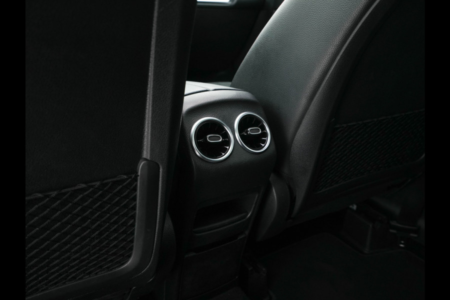 Mercedes-Benz Glb 200 Premium Plus AMG-Sport-Pack Aut. *PANO | LEATHER-MICROFIBRE | DIGI-WIDESCREEN-COCKPIT | BURMESTER-AUDIO | MULTI-BEAM-LED | MEMORY-PACK | KEYLESS | BLINDSPOT | SPORT-SEATS | DAB+ | SHIFT-PADDLES | HEATED-SEATS | ...