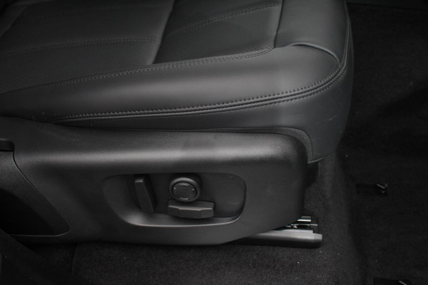 Land Rover Range Rover Sport P400e PHEV HSE Dynamic | Leder | Schuif / kantel / Panorama dak | Meridian sound system | Camera | Electrisch bedienbare achterklep | Standkachel