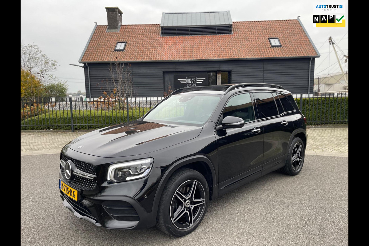 Mercedes-Benz Glb 200 AMG Line Night pakket Panoramadak AchteruirijCamera Mercedes-Benz Glb 200 AMG Line Night pakket Panoramadak AchteruirijCamera