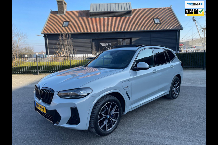 BMW X3 XDrive30e M-Sport 292pk Panoramdak 360camera Leder Head up Sfeer