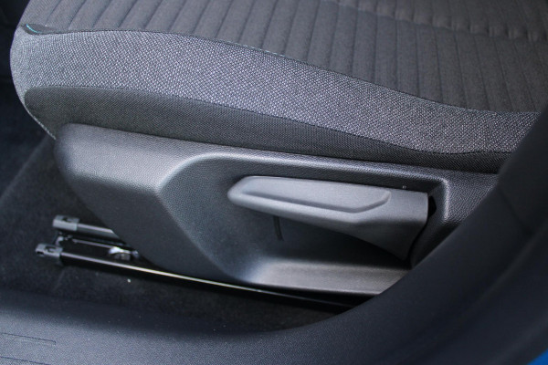 Peugeot e-208 EV STYLE 136PK 50 kWh | 3-FASE | ACHTERUITRIJ CAMERA | DAB+ RADIO | CLIMATE CONTROL | CRUISE CONTROL | LICHTMETALEN VELGEN | APPLE CARPLAY/ANDROID AUTO | KEYLESS START | LED KOPLAMPEN |