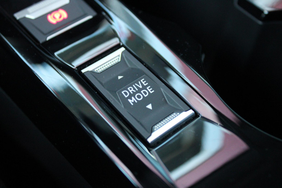 Peugeot e-208 EV STYLE 136PK 50 kWh | 3-FASE | ACHTERUITRIJ CAMERA | DAB+ RADIO | CLIMATE CONTROL | CRUISE CONTROL | LICHTMETALEN VELGEN | APPLE CARPLAY/ANDROID AUTO | KEYLESS START | LED KOPLAMPEN |