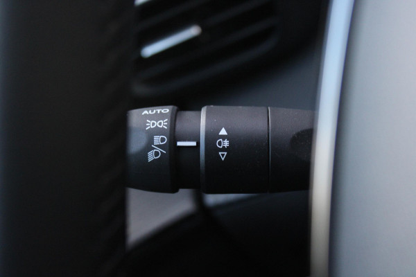 Peugeot e-208 EV STYLE 136PK 50 kWh | 3-FASE | ACHTERUITRIJ CAMERA | DAB+ RADIO | CLIMATE CONTROL | CRUISE CONTROL | LICHTMETALEN VELGEN | APPLE CARPLAY/ANDROID AUTO | KEYLESS START | LED KOPLAMPEN |