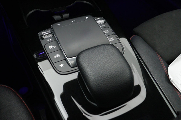 Mercedes-Benz CLA-Klasse 200 Business Solution AMG | VOL! | PANO | SFEER | Stoelverw | 1e eig | NL Auto | Dealer onderH |