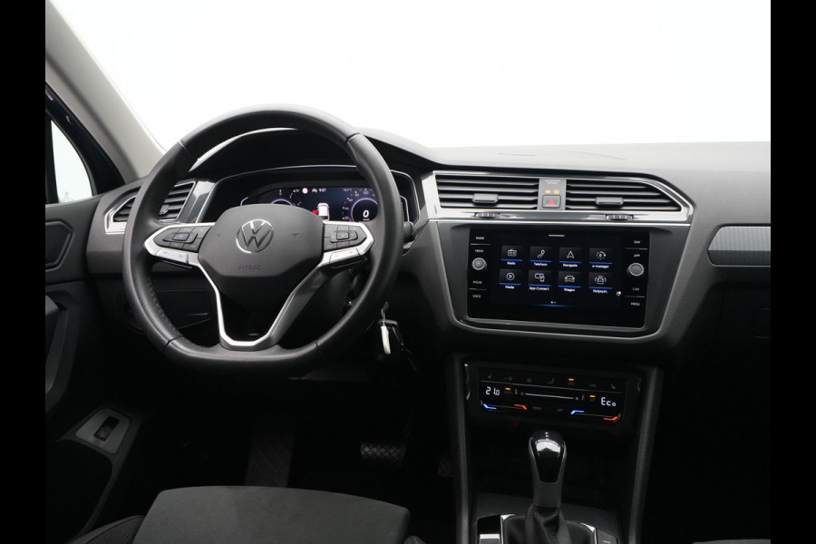 Volkswagen Tiguan 1.4 TSI 245pk eHybrid Life Navigatie Stoelverwarming Side Assist Acc 194