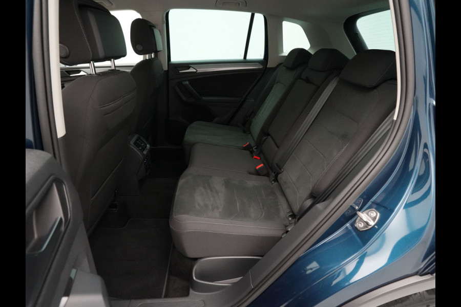 Volkswagen Tiguan 1.4 TSI 245pk eHybrid Life Navigatie Stoelverwarming Side Assist Acc 194