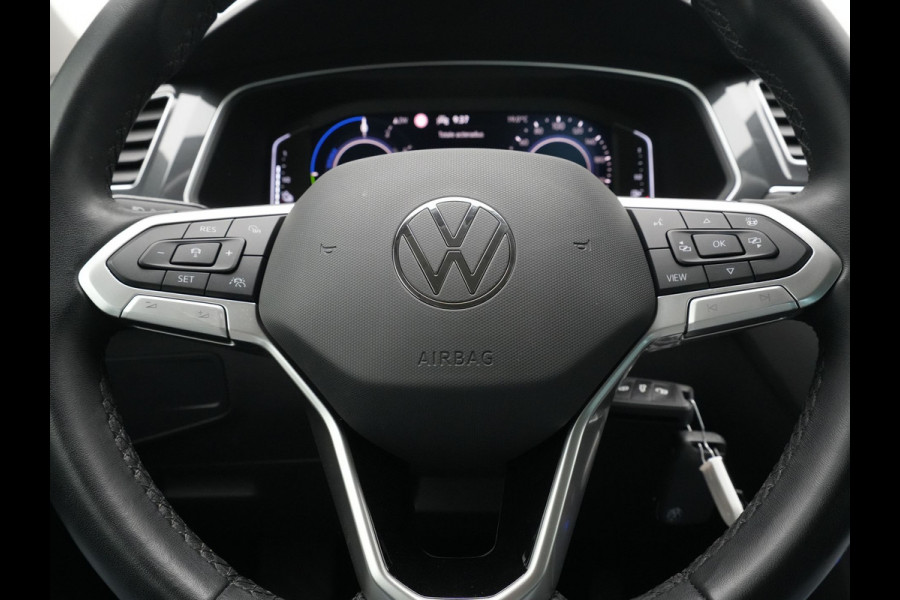 Volkswagen Tiguan 1.4 TSI 245pk eHybrid Life Navigatie Stoelverwarming Side Assist Acc 194