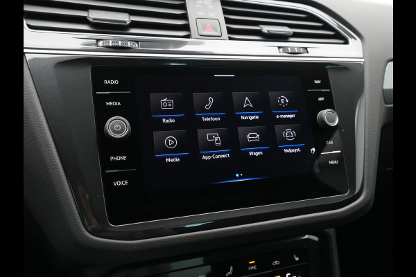 Volkswagen Tiguan 1.4 TSI 245pk eHybrid Life Navigatie Stoelverwarming Side Assist Acc 194