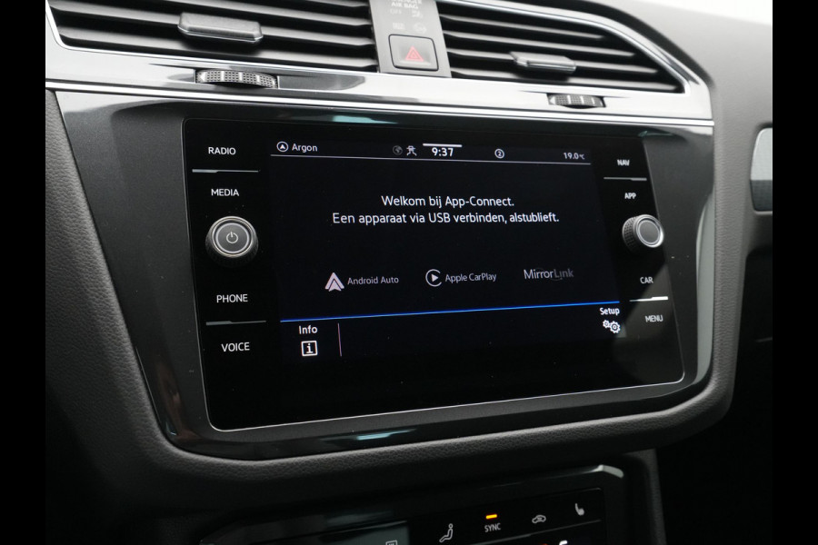 Volkswagen Tiguan 1.4 TSI 245pk eHybrid Life Navigatie Stoelverwarming Side Assist Acc 194
