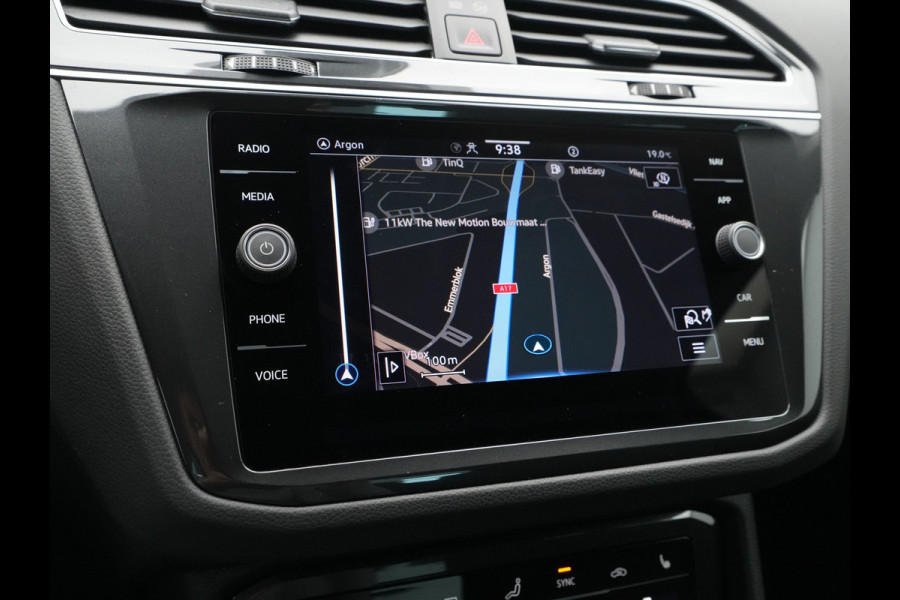 Volkswagen Tiguan 1.4 TSI 245pk eHybrid Life Navigatie Stoelverwarming Side Assist Acc 194